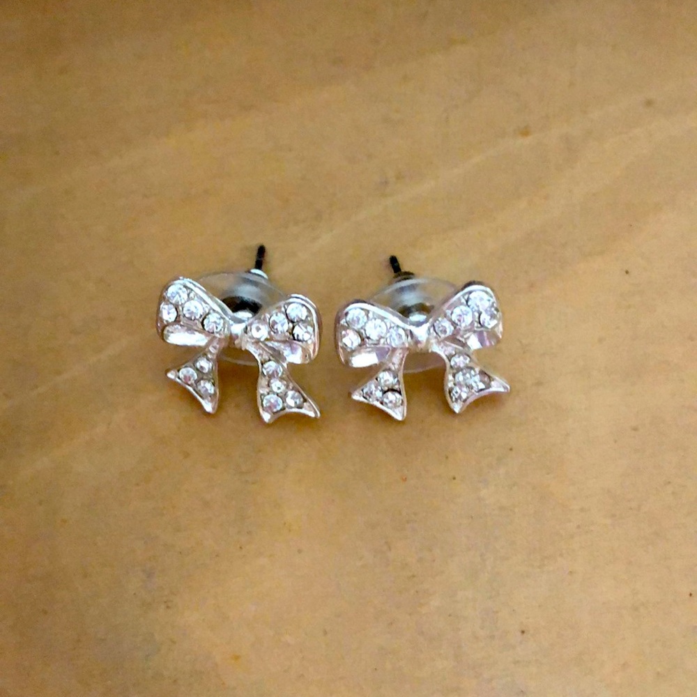 beautiful bow earrings